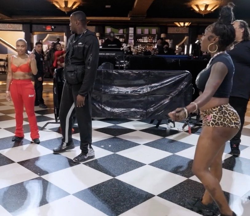 5starsan's tweet photo. I HOPE THE CAMERAS GOT ET DUCKING WRECK IN THIS BITCHHHH!!!! #BaddiesUSA https://t.co/zMu6cAItBV