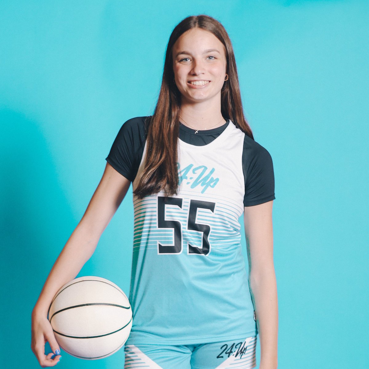 24up_official's tweet photo. 16U UA Rise vs. Example Sports 16U UAA W, 53-51:

@PeytonCochenet - 19 points, 10 rebounds, 6 steals, 2 assists 
@JacksonLillee - 11 points, 10 rebounds, 4 steals, 2 assists, 1 block
@abriella_11 - 11 points, 2 rebounds, 2 assists https://t.co/cwihlUuoNn