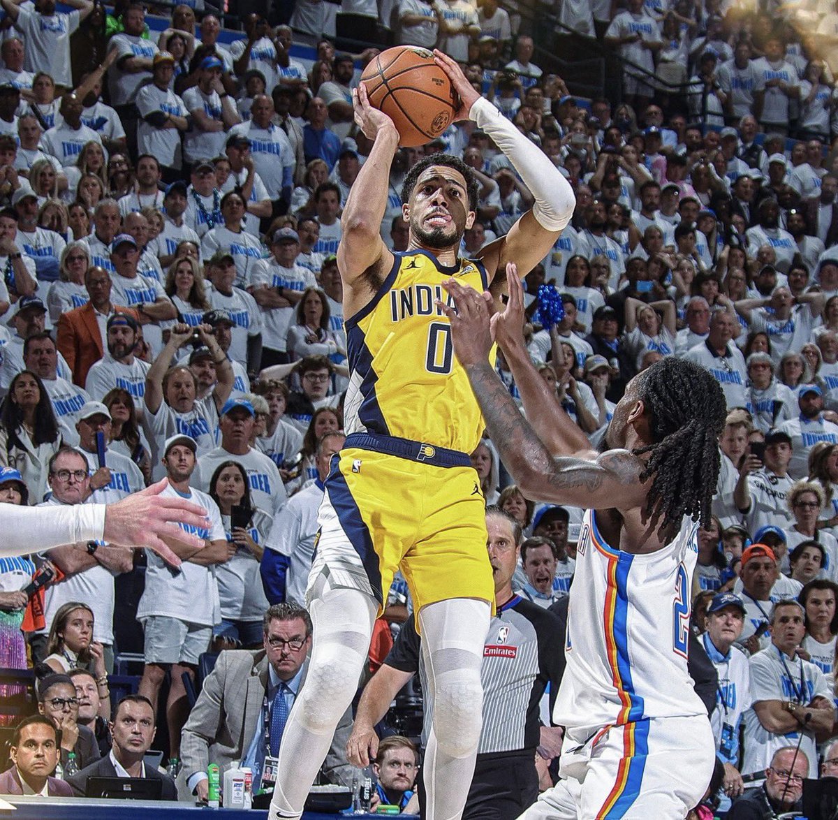 RTNBA's tweet photo. Sacramento has watched Luka Doncic, Tyrese Haliburton, De’Aaron Fox and Mike Brown all reach the NBA Finals within the last two years 😭

They passed on Luka, traded Hali, fired Mike Brown and moved Fox.

All they got in return was one first-round exit in 2023.

Sorry Kings fans. 😞