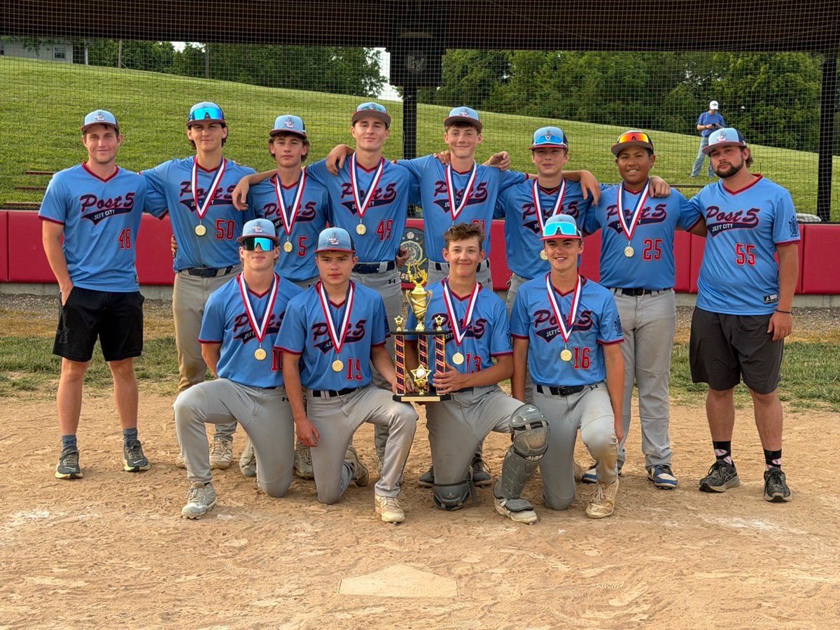 JeffCityPost5's tweet photo. Congratulations to the Freshman team for going undefeated on the weekend and taking first place in the Elsberry Wood Bat Tournament! #5ers https://t.co/tJhBq6mqpS