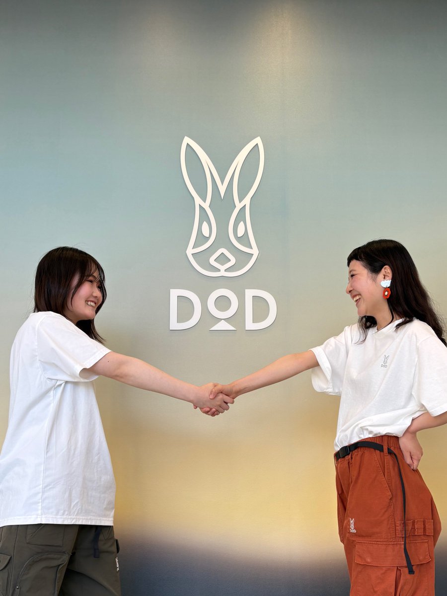 dod_camp's tweet photo. おは OD🐰
トッキさんからSNS担当を引き継ぐことになりました、DOD広報担当のコニーです！

去年新卒でDODに入社し、これまでは公式アプリ「DOD camp+us」を担当していました！

大学生の頃にキャンプを始めて、元々はみなさんと同じDODユーザーの1人です🏕️

まだまだ未熟で至らないところも沢山ありますが、トッキさんのDOD愛を見習って、みなさんと一緒に、楽しくDODを盛り上げていけるよう頑張ります💪

これからどうぞよろしくお願いします🌷