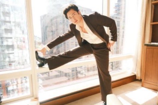 hudsonwupdates's tweet photo. More photos of Hudson Williams before the Canadian Screen Awards!

 (via by.aikaflores) https://t.co/Qo1HRhkT2I