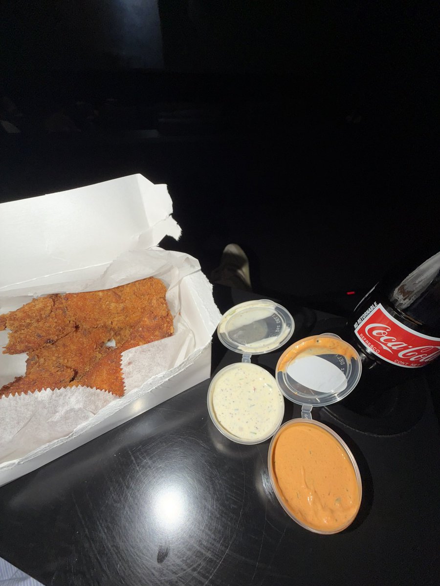 tannerdefebo's tweet photo. Now watching Backrooms https://t.co/njggUyzHVA