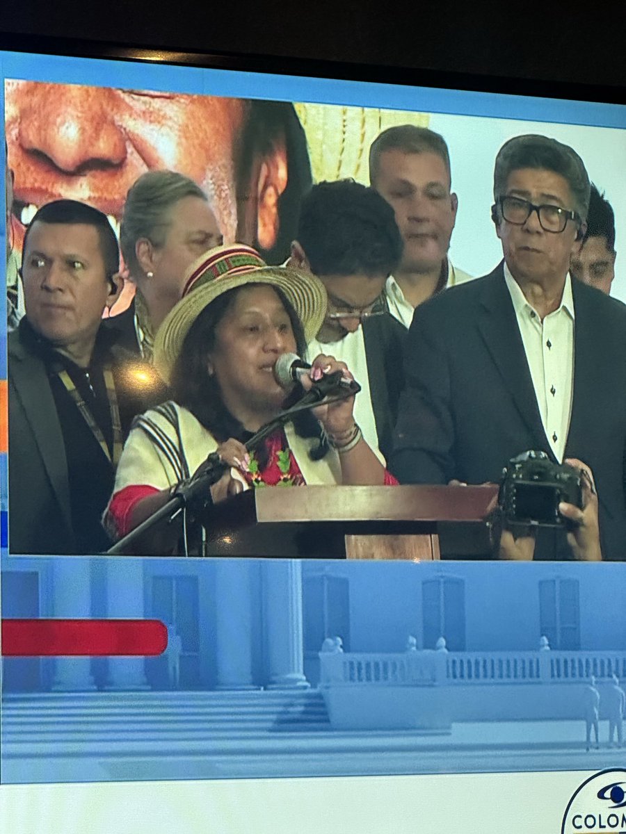 Angélica Lozano Correa tweet media