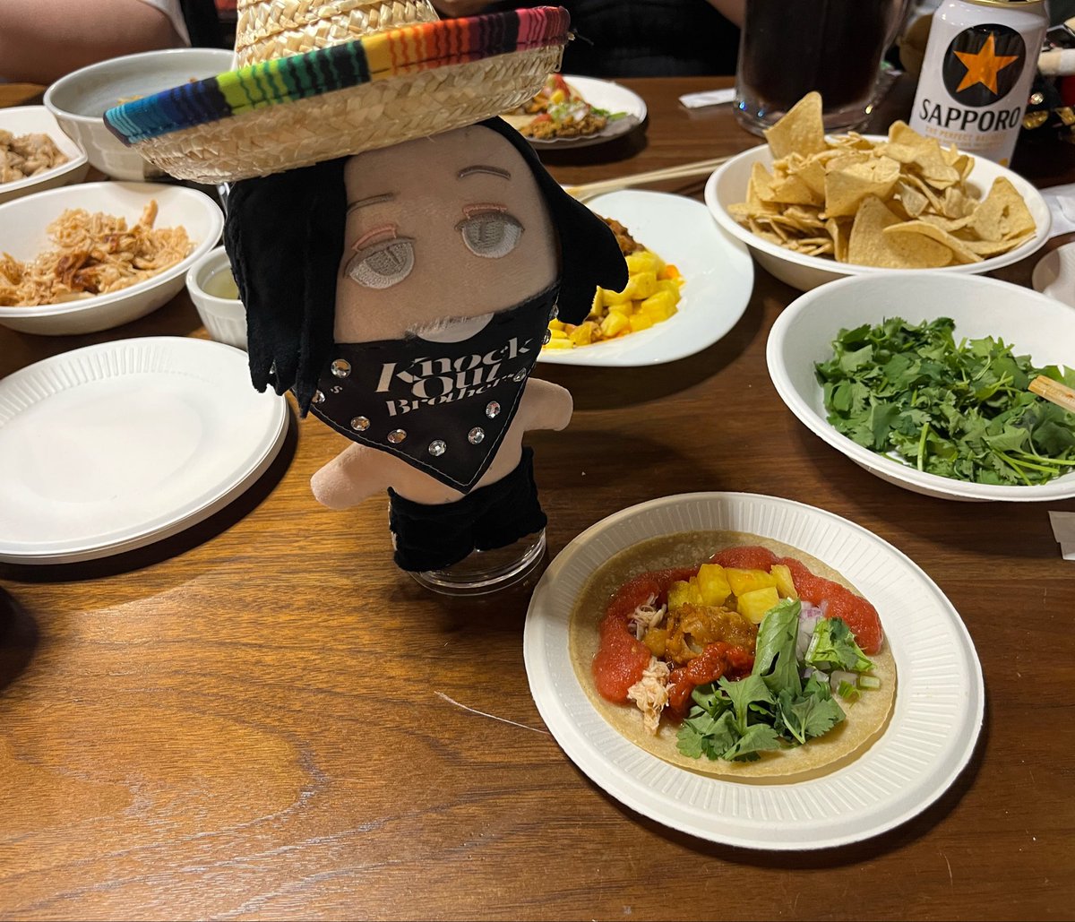FsjMXucEGerTmS5's tweet photo. 昨日は崎さんのタコス🌮の会へっー!🥰🥰
自分で盛り付けするタコス🌮は色んなのをたくさん入れられて楽しかったし美味しかったっ!!!☺️
いろんな方とおしゃべりが出来てとっても楽しい時間でしたぁ!🥰🥰
ありがとうございましたぁ!☺️
#二代目松味庵
#第4回タコスの会
#EBRIETAS https://t.co/Y7uPxzu6yb