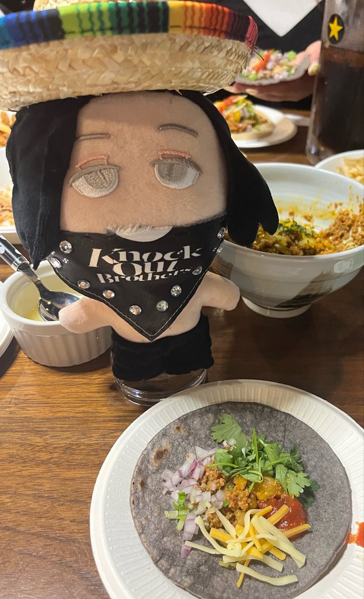 FsjMXucEGerTmS5's tweet photo. 昨日は崎さんのタコス🌮の会へっー!🥰🥰
自分で盛り付けするタコス🌮は色んなのをたくさん入れられて楽しかったし美味しかったっ!!!☺️
いろんな方とおしゃべりが出来てとっても楽しい時間でしたぁ!🥰🥰
ありがとうございましたぁ!☺️
#二代目松味庵
#第4回タコスの会
#EBRIETAS https://t.co/Y7uPxzu6yb