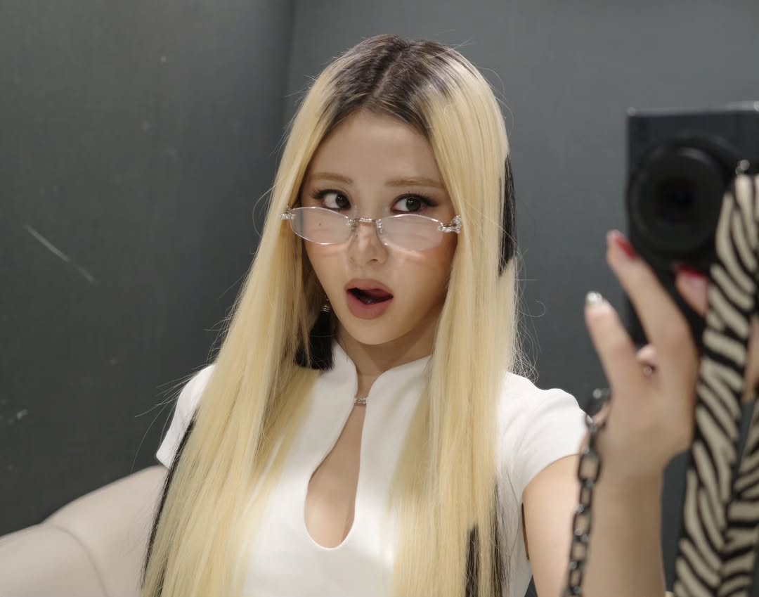 minjuzhyewon's tweet photo. Juícy fät líps perfect for sücking cøck need to see her fäce cøvered in cüm, dripping øff her chín onto her tiñy títs https://t.co/hDH41crAFW