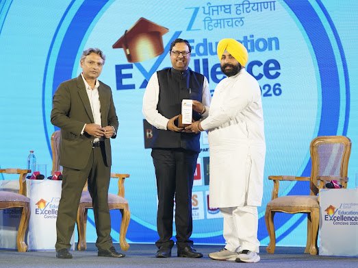 sdcc32chd's tweet photo. Dr. Ajay Sharma, Principal, GGDSD College Chandigarh Receives Excellence in Higher Education Award; Shares Insights on AI, Innovation and NEP at Zee Education Excellence Conclave 2026 https://t.co/JSMja1Ap28
