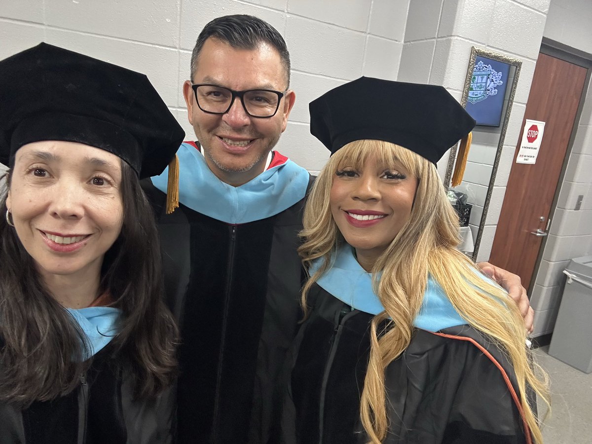 LaTracyHarris's tweet photo. 🎊We’re proud of the Wunsche High School Class of 2026! Thank you for your dedication and spirit. Here’s to new beginnings and bold futures. @SpringISD #WunscheProud #Graduation2026 https://t.co/Qg7e1a5QOz