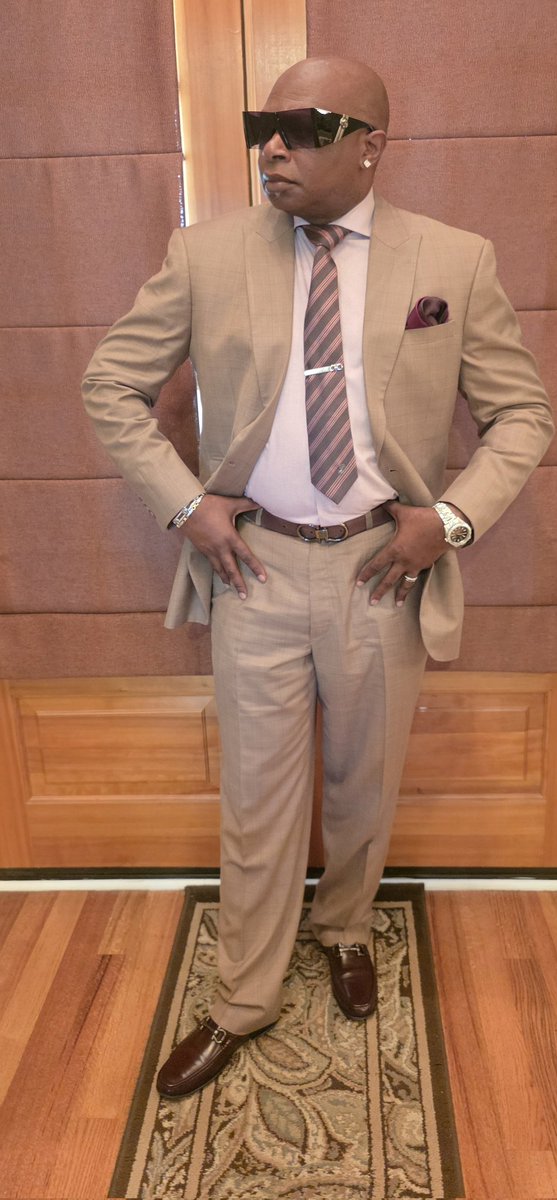 ronthemotivator's tweet photo. Sometimes God will allow you to get uncomfortable to help you shift your focus to His purpose and higher calling. #fashion #trusttheprocess  #godsplan  #lifestyle  #swag https://t.co/oX1B89eF2c