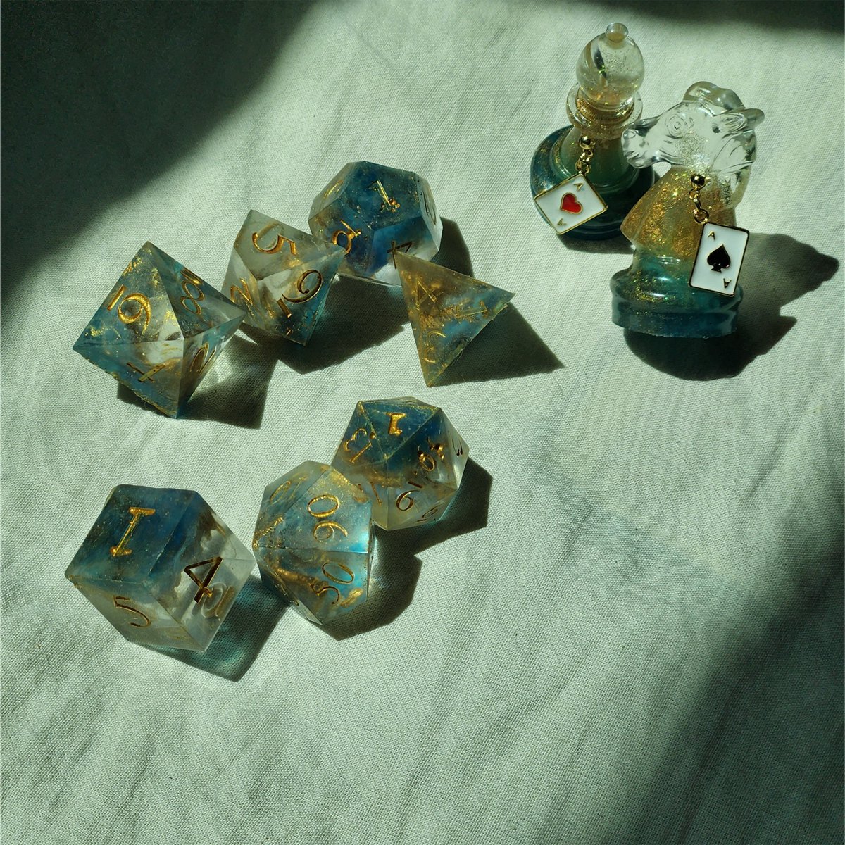 Star__creation's tweet photo. [Resin Art] Ilusion♠️♥️
                  - antique - 
*

(Concept: antique, 🌟, #커미션 #체스 #ハンドメイド )  

#Chess_space
 - 𝙲𝚘𝚖𝚖𝚒𝚜𝚜𝚒𝚘𝚗 _ https://t.co/3b2Um2oHfK
