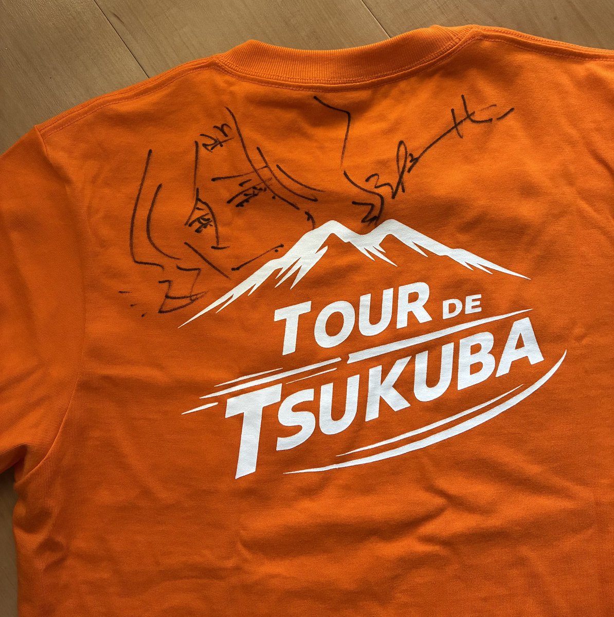 RSR_2's tweet photo. 週末は「ツール・ド・つくば」のボランティアに行ってきました。シクロクロス会場でお会いする人達とも久々に再会。主人は立哨と遊軍でお山へ。80代の最後尾の方にずっと付き添い、下山は弱虫ペダルの方達と一緒だったそう。
忙しかったけど楽しい2日でした。 https://t.co/em3bGCsY3N