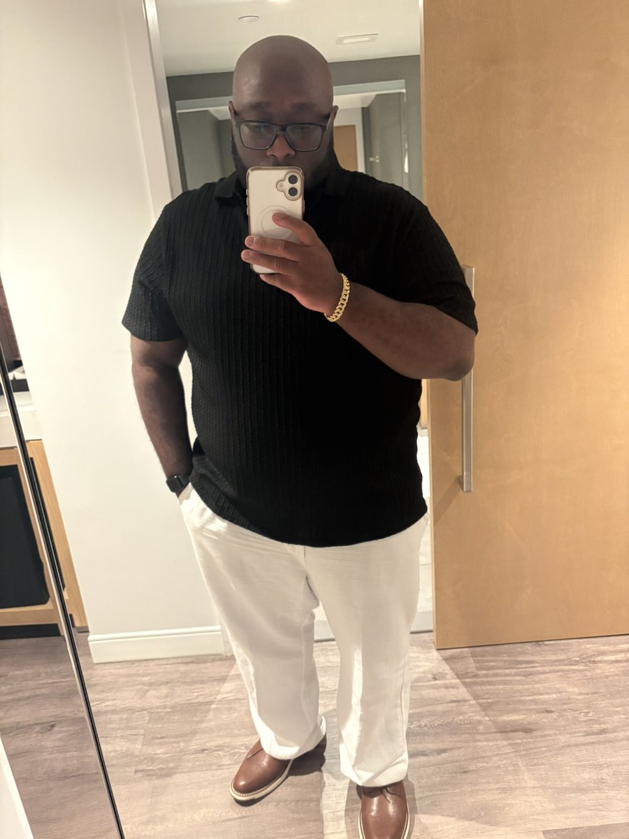 _barbatos's tweet photo. Outfit for the night going to the casino celebrating the homies birthday https://t.co/zlwRof25AE