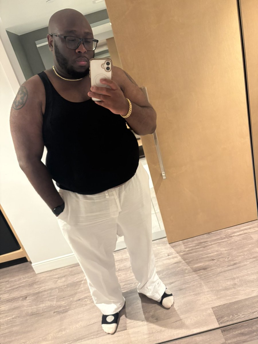 _barbatos's tweet photo. Outfit for the night going to the casino celebrating the homies birthday https://t.co/zlwRof25AE