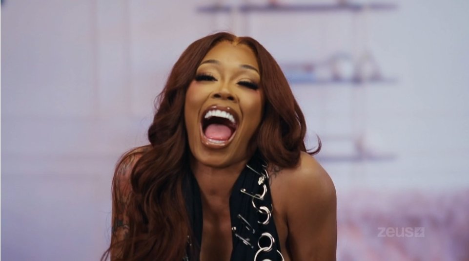 withinjen's tweet photo. i'm not supporting the #maced situation but... daisy and tee tee tried to be justiciers and didn't do sum to her 😭 a mess
#BaddiesUSA https://t.co/4eTu4P05rW