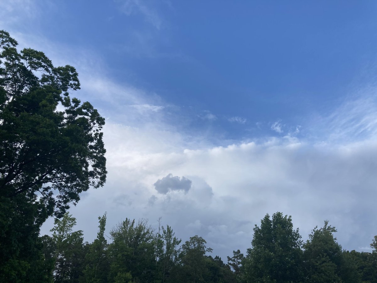 Moparjon_1982's tweet photo. Storms moving in? https://t.co/WhRJkjJERD