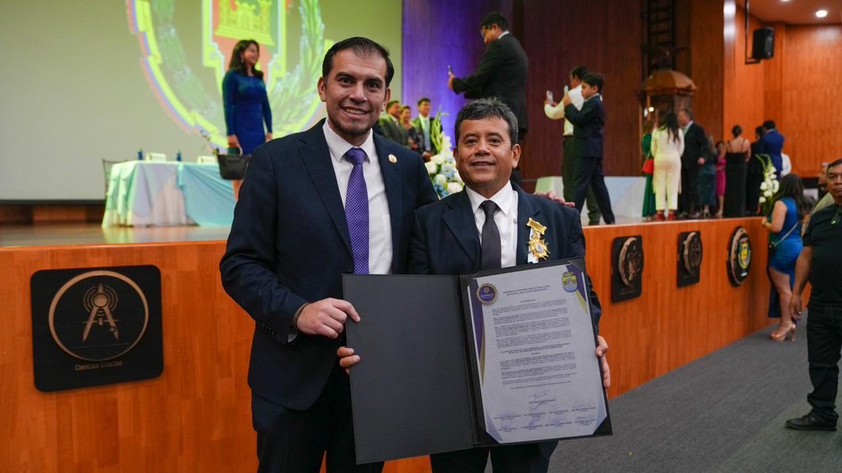 MinTrabajoEc's tweet photo. En los 88 años de cantonización de Rumiñahui, celebramos su historia, el trabajo y el compromiso de quienes impulsan el desarrollo del cantón.

El ministro @haburbano acompañó esta importante conmemoración, reconociendo el esfuerzo y la dedicación de los ciudadanos. https://t.co/lN0NZ8l0vY
