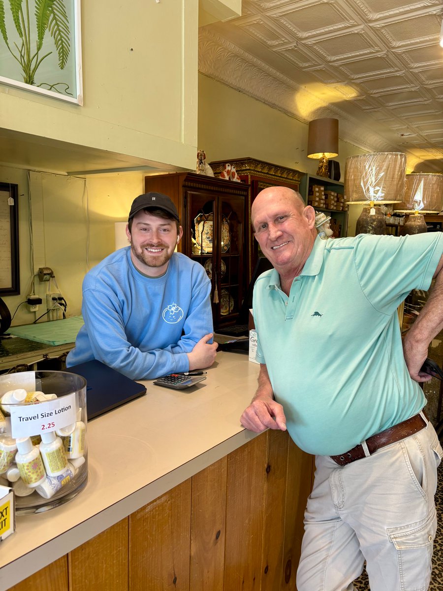 ChuckHubbardNC's tweet photo. Happy birthday to my amazing wife, Shari! Celebrating in Blowing Rock reminds me of what matters. We asked small businesses what they need from Congress. Support Carriage Trade Living and The Spice & Tea Exchange!
#NC05 #blowingrock #locallyowned #Chuckhubbardforcongress https://t.co/amEYOwhLzp