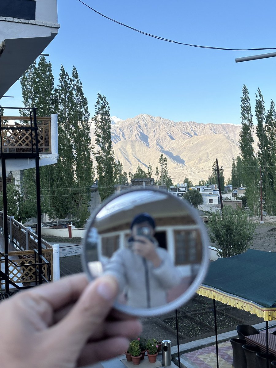 BomHon's tweet photo. วิวสันนนน ตื่นมาเจออะไรแบบนี้คุ้มแล้ว ⛰️🤏 https://t.co/m83ISg4r7R