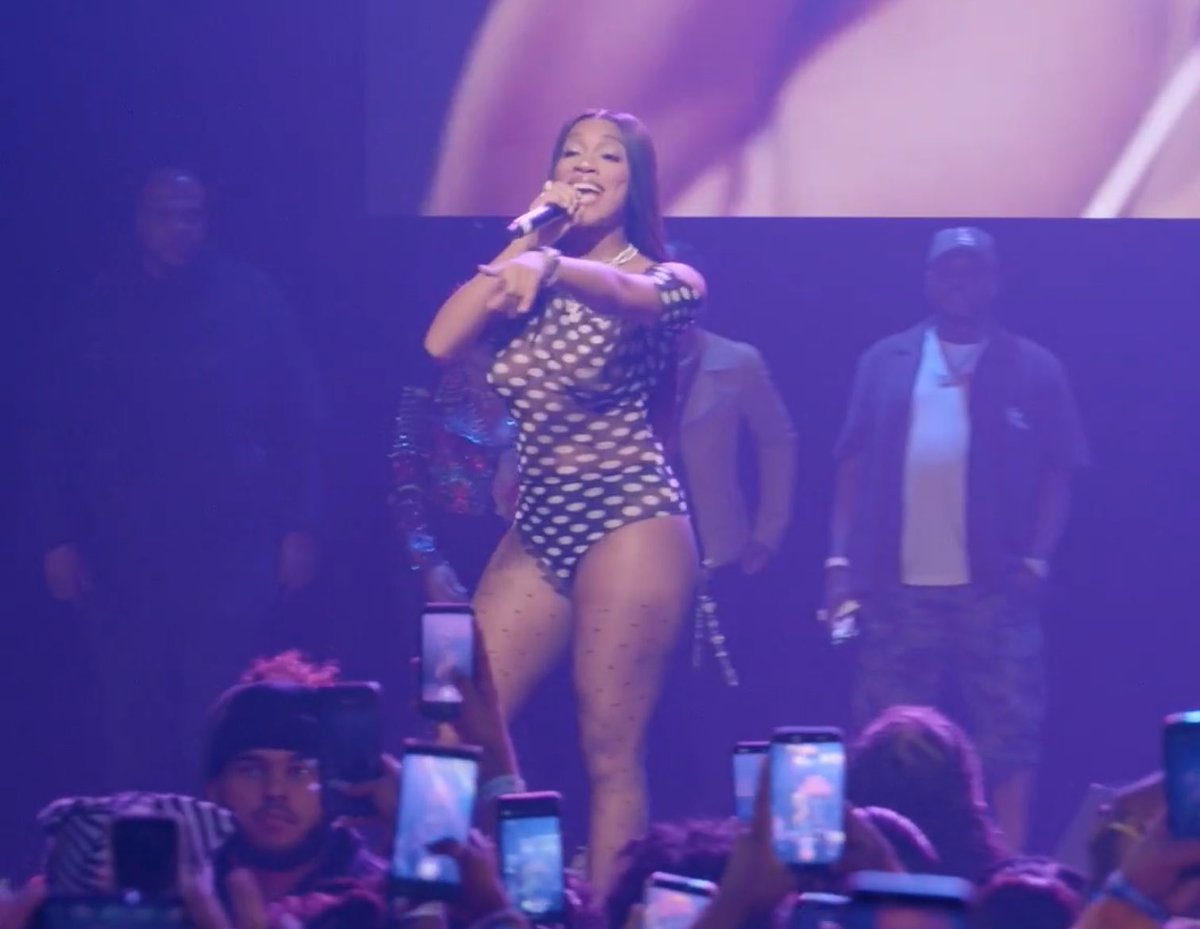 m_est_98's tweet photo. KANIYAH ATE just that little clip alone , the stage presence? 🤏🏾🔥 Glad she’s getting the exposure she deserves #BaddiesUSA #BaddiesUSACH2 #BaddiesUSAChapter2 https://t.co/MkXmbfp44c
