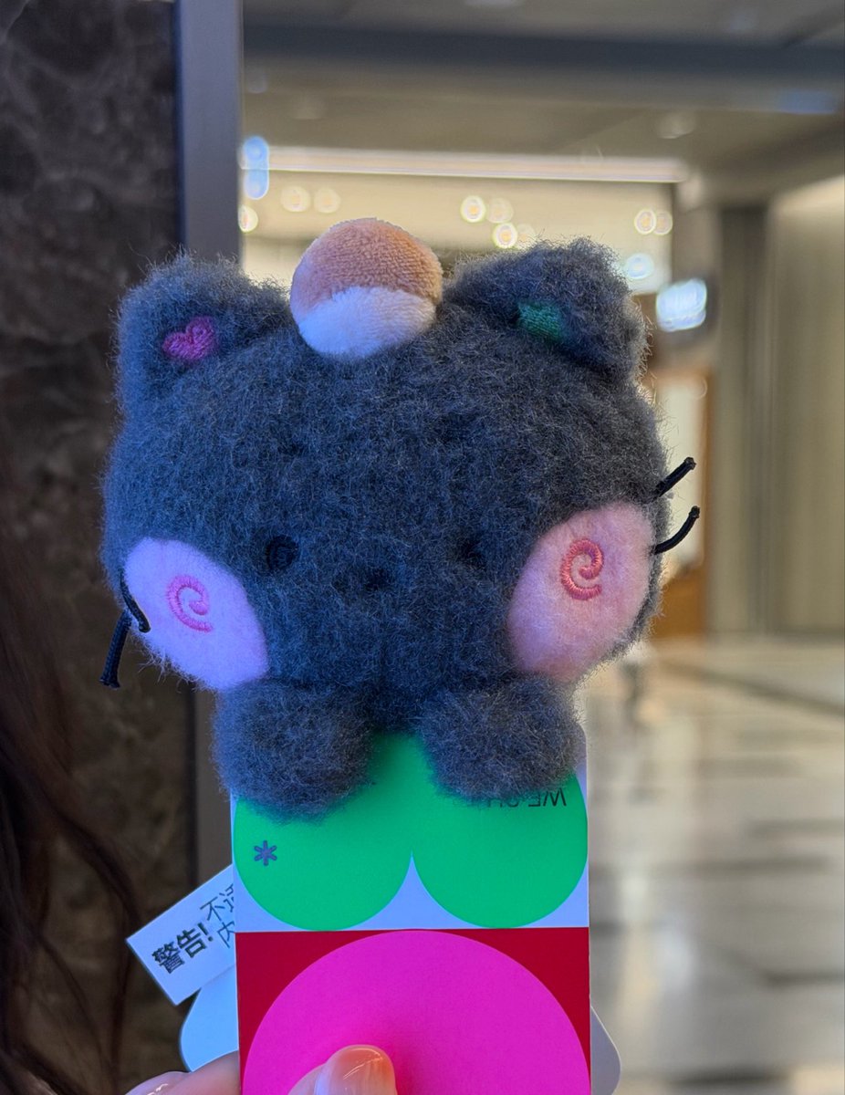 yuuzzoa's tweet photo. 엔시티위시 팝업 미친거 뒤돌아서면 하고 뒤돌아서면 함 
버블냥 없어서 못 샀어요 ...... https://t.co/2zeq5rX7nx