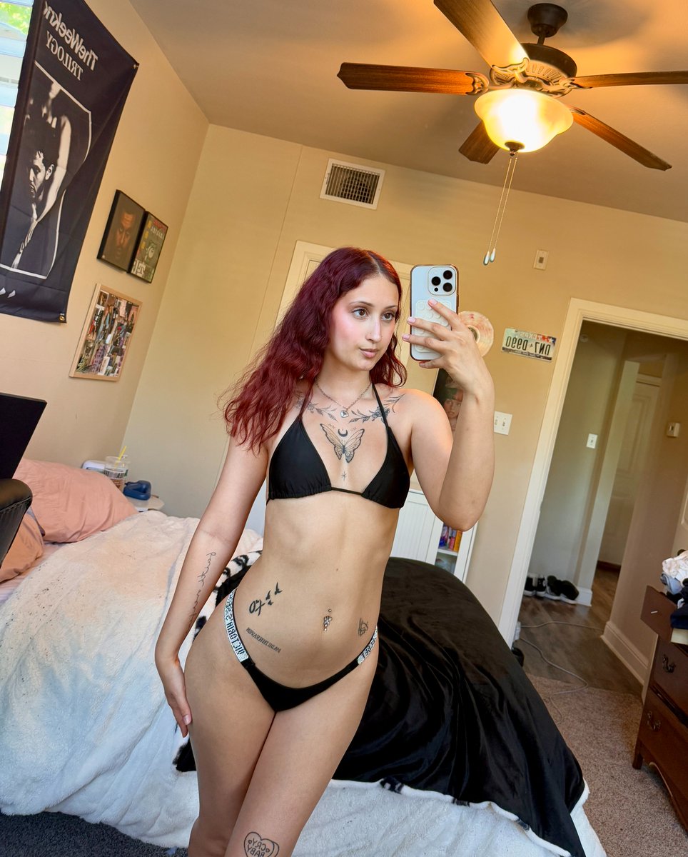 Kayla 🌸 tweet media