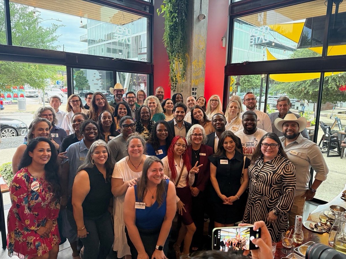 DonnaHowardTX's tweet photo. Great time at last night’s HDCC fundraiser. Our candidates are a talented and passionate group who are ready to take on the challenge of working in the Texas House. If you’re ready for a Blue Wave, then donate to the HDCC using the link below. 
https://t.co/LNqiBS0kcb https://t.co/hiMf1KHzZt