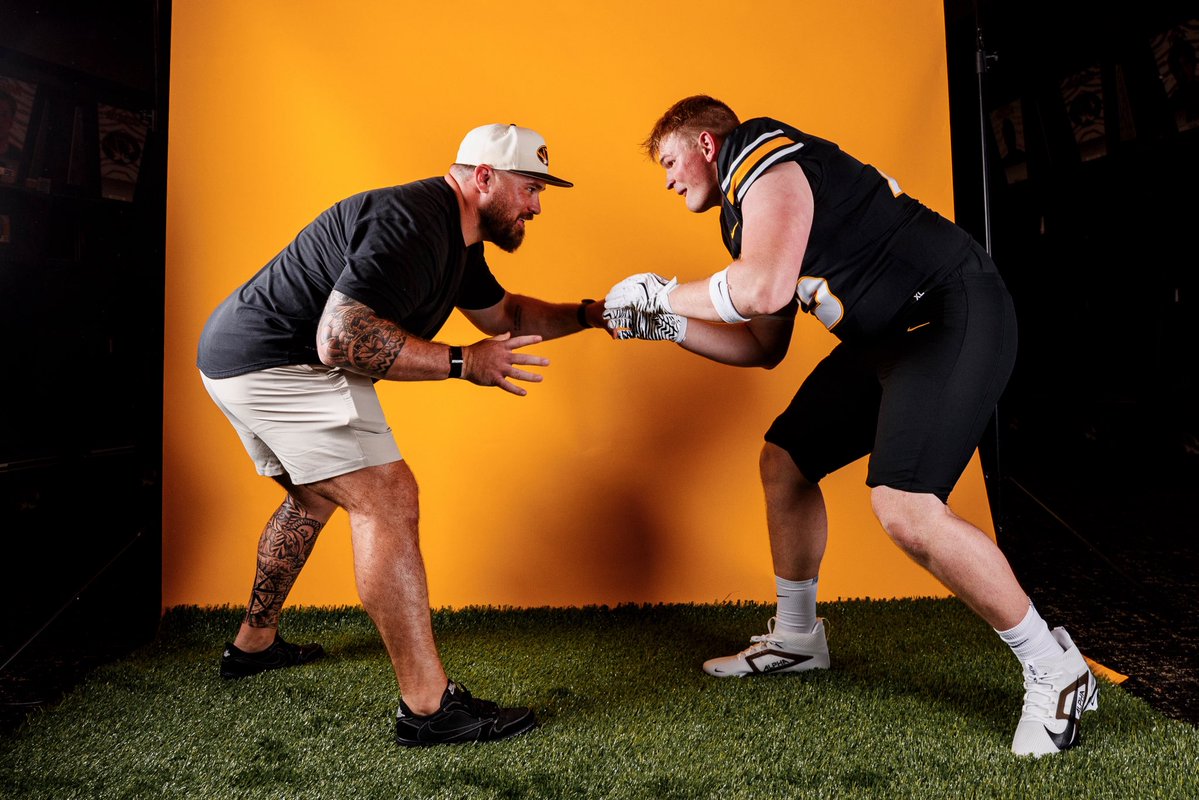 thevandalorian's tweet photo. More of Kyler Kuhn and Evan Boehm during the offensive lineman's official visit to #Mizzou: https://t.co/ahyqXws6YV https://t.co/lEqg7RcwqV