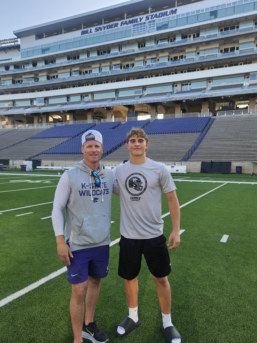Morganlesch_29's tweet photo. Thank you @CoachNickToth and @CoachSvarczkopf for inviting  me out to manhattan had a great time competing and learning from all the coaches and players‼️
@DogStrength34 @emhsbulldogs @Coachjmerideth @CoachC_Mac @_ryangregg_ @TheCoachWarren https://t.co/sKmrnbOfXl