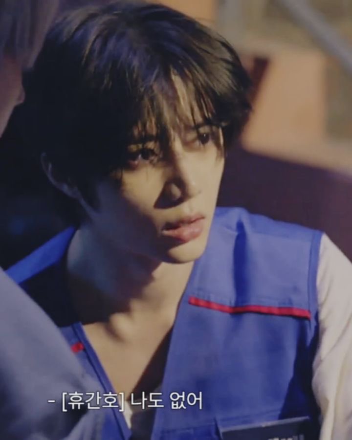 L0VELYBEOMIE's tweet photo. omg beomgyu’s currently going viral on kside (again) because of a fanmade edit featuring clips from his acting roles, including him as choi taekbae from hello strangers 😭

as we know taekbae was portrayed as someone doing delivery work and trying to make ends meet, and so many korean commenters have been connecting that character to the reality of aspiring idols, actors, and entertainers whose debuts never worked out + some comments mention how it’s not uncommon to meet incredibly handsome or beautiful people working temporary jobs (like being a delivery guy) while continuing to pursue their dreams 🥹

many comments across both twitter and youtube are also saying they hope to see beomgyu take on more acting roles in the future, with a lot of people praising how naturally his visuals and overall vibe suit acting as well 🥹🤍