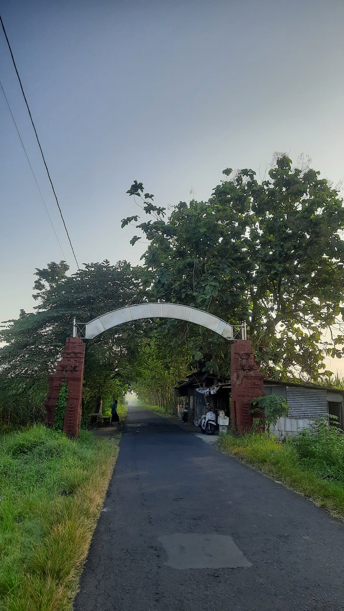 rosecoldbrew_'s tweet photo. Motoran pagi-pagi demi menyegarkan mata. Masih sekitaran rumah, tinggal di kabupaten tapi masih deket kota 🌿 https://t.co/4FUzzqlnIQ