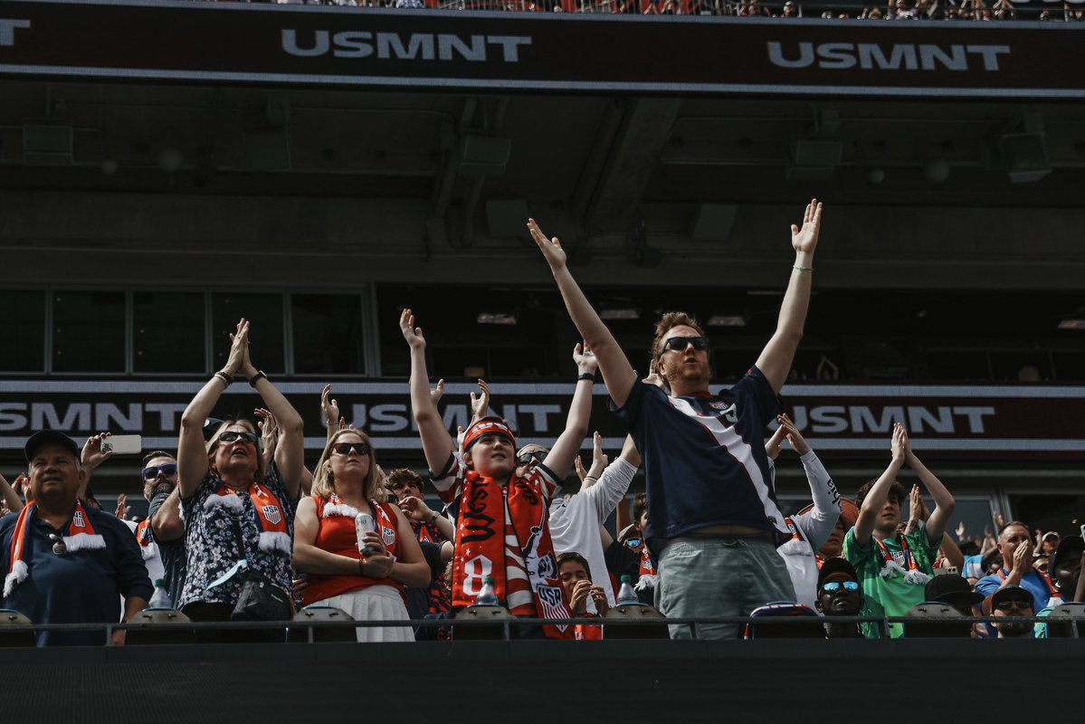 USMNT's tweet photo. CHARLOTTE SHOWED OUT. https://t.co/DyXiJXkPvW
