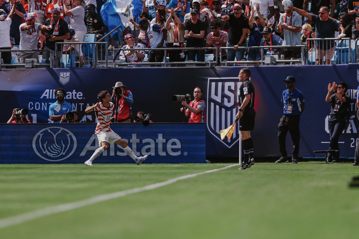 USMNT's tweet photo. CHARLOTTE SHOWED OUT. https://t.co/DyXiJXkPvW