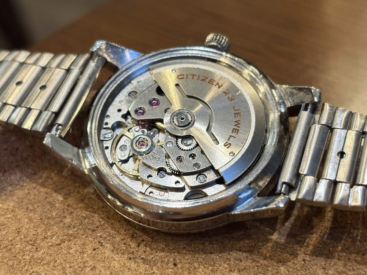 WatchTender's tweet photo. CITIZEN クリスタルセブン23
Ref. ACSS 2918-Y 径 35.5 ㎜ 

実直な顔立ちがカッコいい
シチズンが入荷しました！
#腕時計 https://t.co/6MhNQCQ8ge