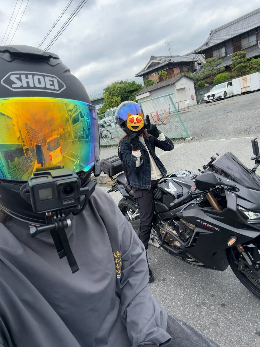 mchbiq's tweet photo. 今回、初Vストローム乗らせてもらって楽しすぎた🥹🥹✨️❕初めてSS以外乗っていい経験なた😸
久々お母さんと走れてめちゃたのしかった
(かばんかけたまま走ってません😸) https://t.co/pCQ2NlKIER