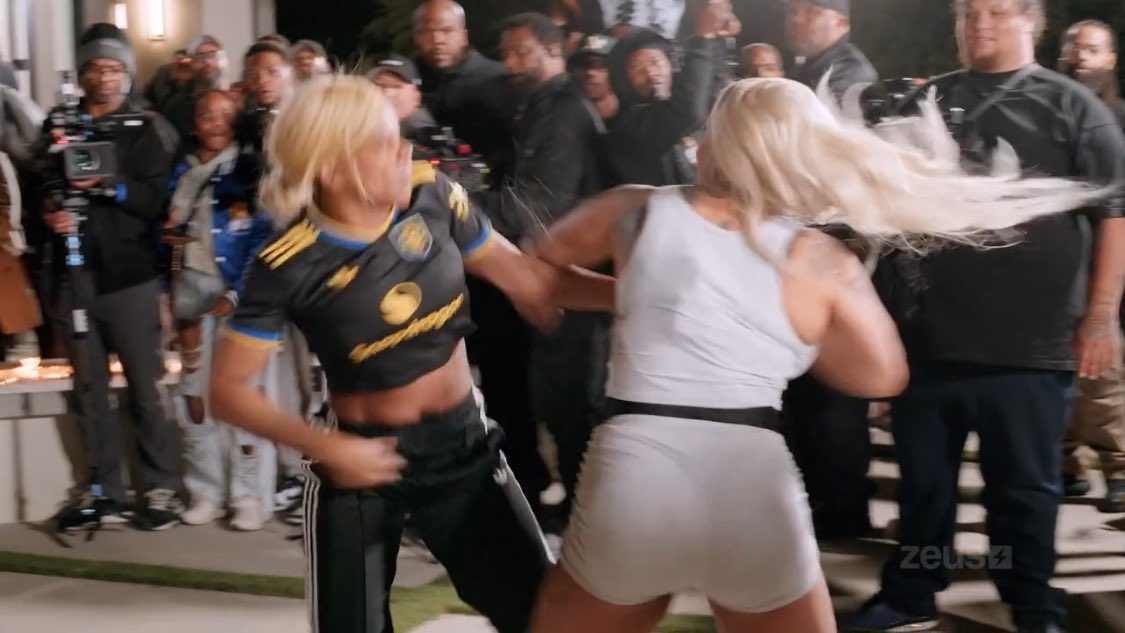 biglexlawyer's tweet photo. I LOVEEEEE THAT AMBER IS NOT A SCARY BITCH! #baddiesusachapter2 #baddiesusa https://t.co/16i0J3ovPz