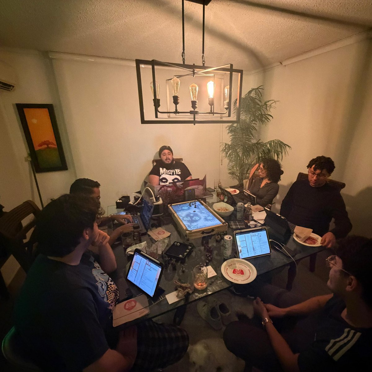 ConstantlyCesar's tweet photo. Played a fun one shot with my lovely friends https://t.co/NC1FPFdIhg