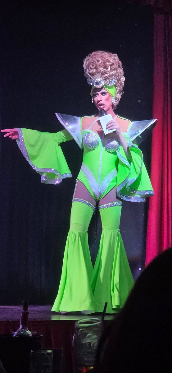 LbmxK's tweet photo. Still thinking about tonight’s drag queen performance in Turkey 🔥✨ The 80s pop vibes were absolutely iconic—great music, incredible energy, and a show that had everyone singing along. 💃🎶 #DragShow #80sPop #TurkeyNightlife #LiveEntertainment https://t.co/99uMfSpkpi