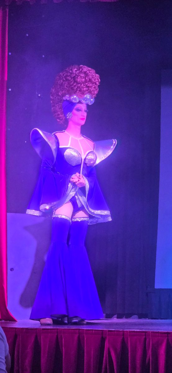LbmxK's tweet photo. Still thinking about tonight’s drag queen performance in Turkey 🔥✨ The 80s pop vibes were absolutely iconic—great music, incredible energy, and a show that had everyone singing along. 💃🎶 #DragShow #80sPop #TurkeyNightlife #LiveEntertainment https://t.co/99uMfSpkpi