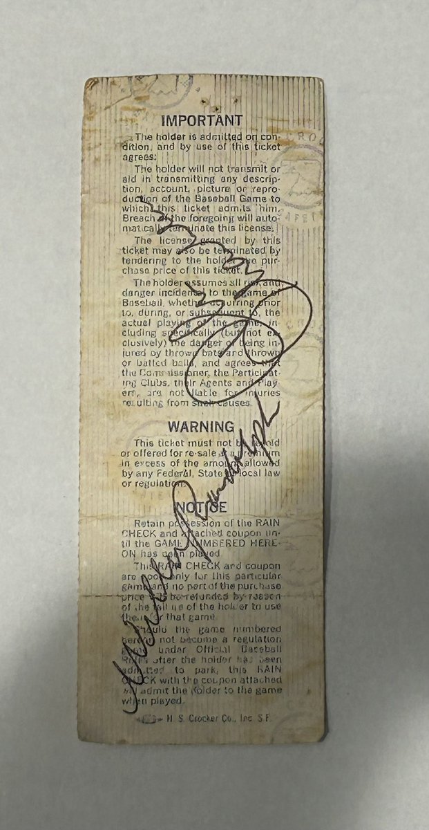 cardguymike1's tweet photo. CGMStackSale ($1 pwe $6 bmwt $10 big items)

All RT, Tags, Takes  and offers appreciated 

1977 WS Game 6 Stub Signed by Willie Randolph (Reggie 3 HR game) $700 https://t.co/Ew6AL10aa8