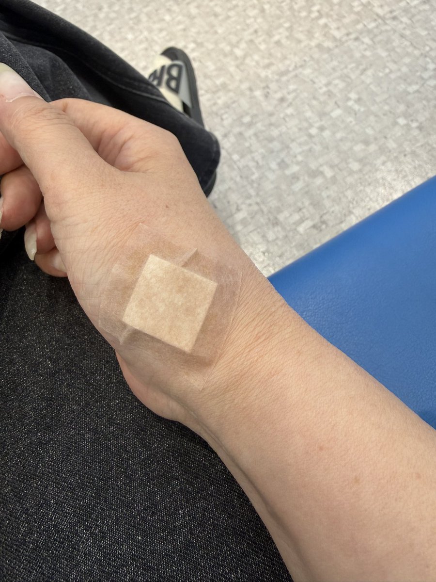 BailaoraH's tweet photo. 急場しのぎと分かってるけど💦
ブロック注射打って貰った💉 https://t.co/G4UWObh7B4