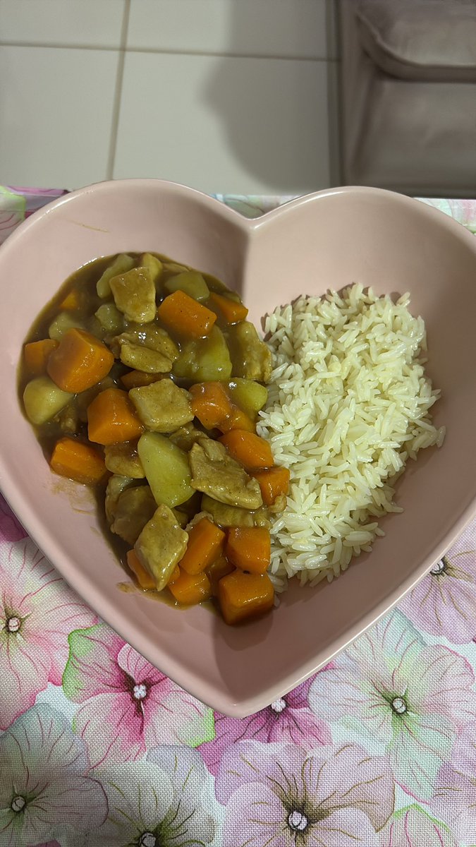 melodiormatic's tweet photo. may favorite meals ✨ https://t.co/fM0CktjLJA