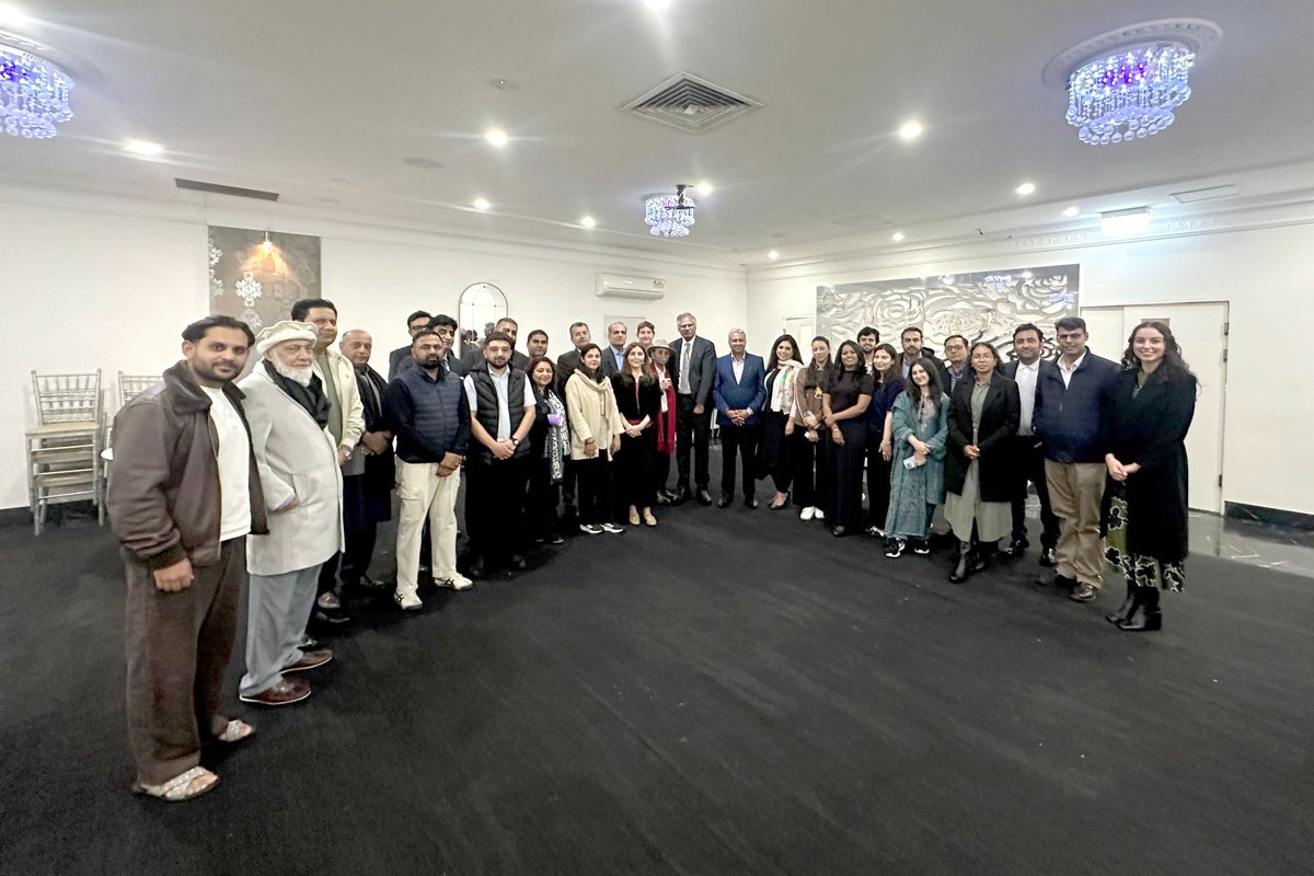 GriffithIDU's tweet photo. The participants of the @AustraliaAwards Short Course on Accessing Climate Finance for Pakistan have successfully concluded their two-week trip to Australia with insightful presentations in Sydney and Canberra.
@AusHCPak @DFAT @Griffith_Uni #climatefinance #climatechange https://t.co/lOWontaQPm