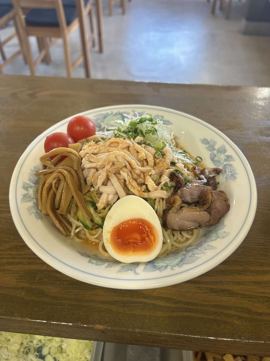 308minoya's tweet photo. おはようございます
本日月曜日定休日をいただきます
明日は通常営業で10時オープンです。
6月の限定麺は棒棒鶏麺です
冷たいやつです
ぜひ一度ご賞味ください。 https://t.co/94u4Q1b0gK