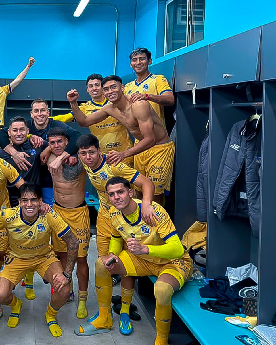 evertonsadp's tweet photo. ¡𝗦𝗼𝗺𝗼𝘀 𝗘𝘃𝗲𝗿𝘁𝗼𝗻 𝗱𝗲 𝗩𝗶𝗻̃𝗮 𝗱𝗲𝗹 𝗠𝗮𝗿! 💙💛

🔹️ #VamosEverton • #Evertonízate 🔸️ https://t.co/s4fzbQ7Th6
