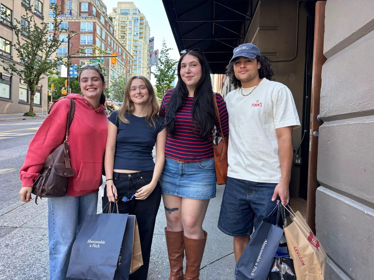 literallygutsy's tweet photo. jalen’s just always shopping with the girls &amp; i love that for him!!! https://t.co/ASG9ejl5k7