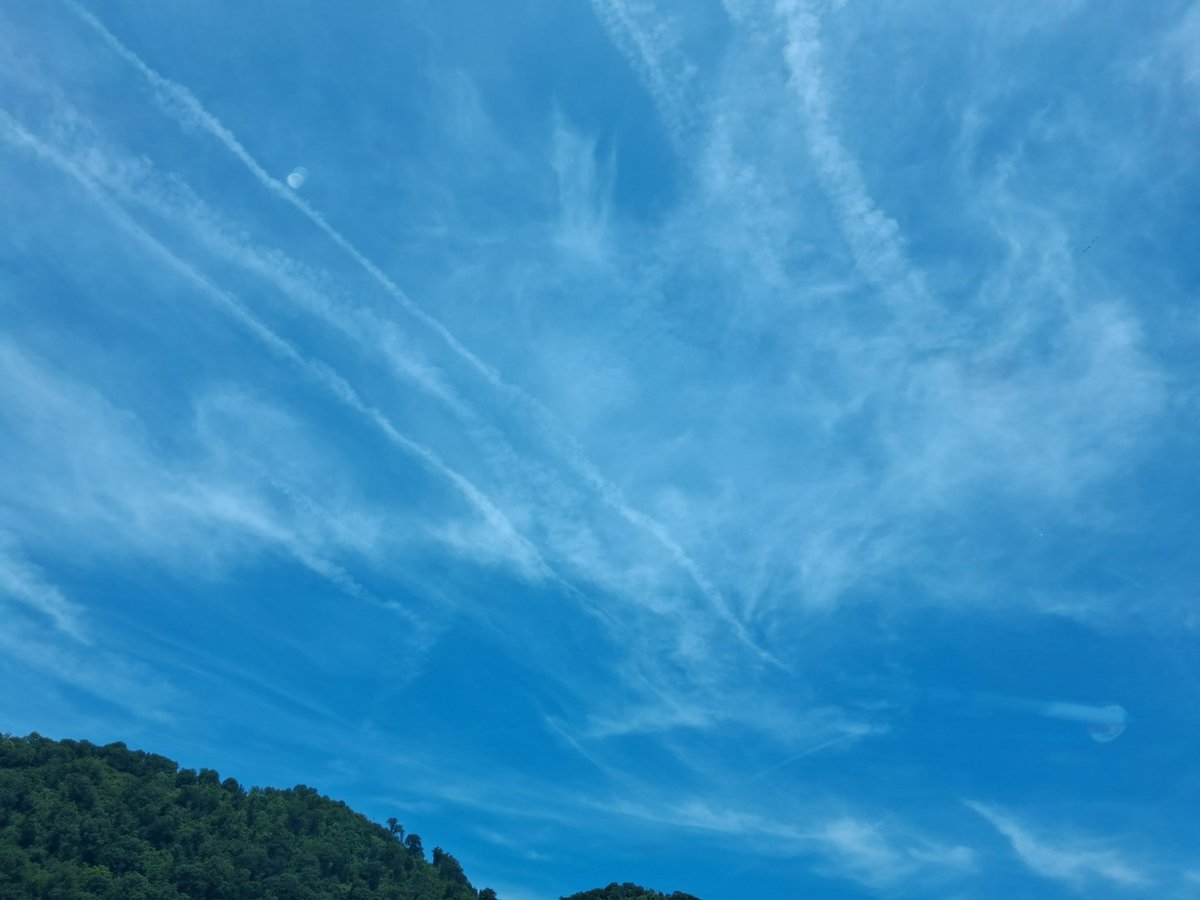 WV_Skywatcher's tweet photo. Montgomery Wv 1:45pm. What a nice grid pattern they have on the edge of the blowout of chemtrails. Making sure they were blocking out the sun and where it was going. Hey , who controls the weather controls the world! ๐คข๐คฎ #wedonotconsent #blockthesun #geoengineering #poisonsky https://t.co/MbfLQHLd8Z