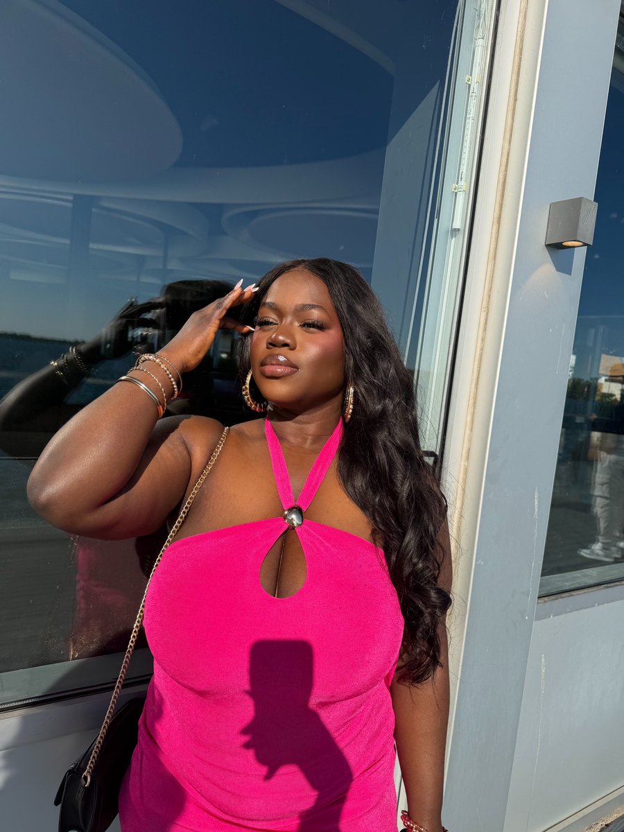 Tomms_layo's tweet photo. Pretty in pink 💗 https://t.co/1JBb1Okbk8
