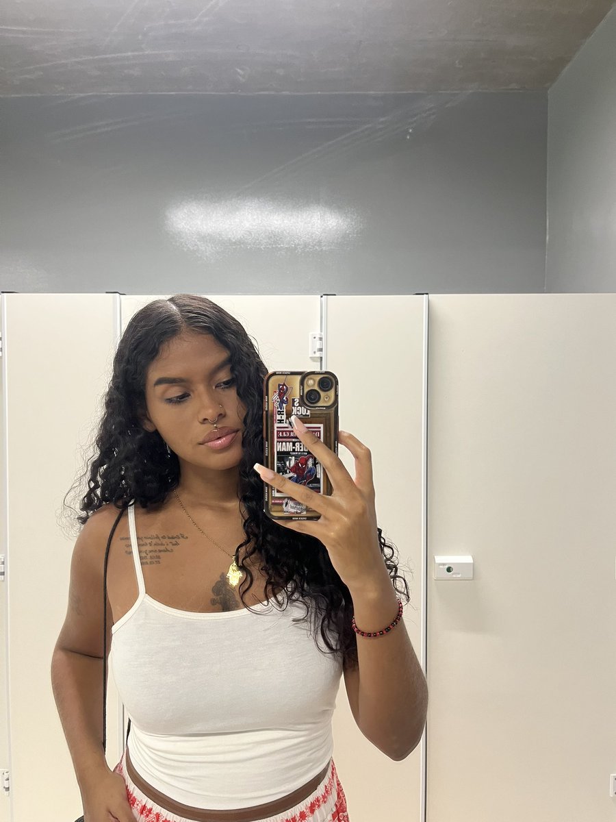 FindomCrystall's tweet photo. O seu maior privilégio é saber que alguém tão superior quanto eu permite que você dedique a sua vida a mim🧎🏻‍➡️⛓️

• goddess findom  paypig  moneyslave  humanatm cashslave • https://t.co/qmUFeOEB2Y