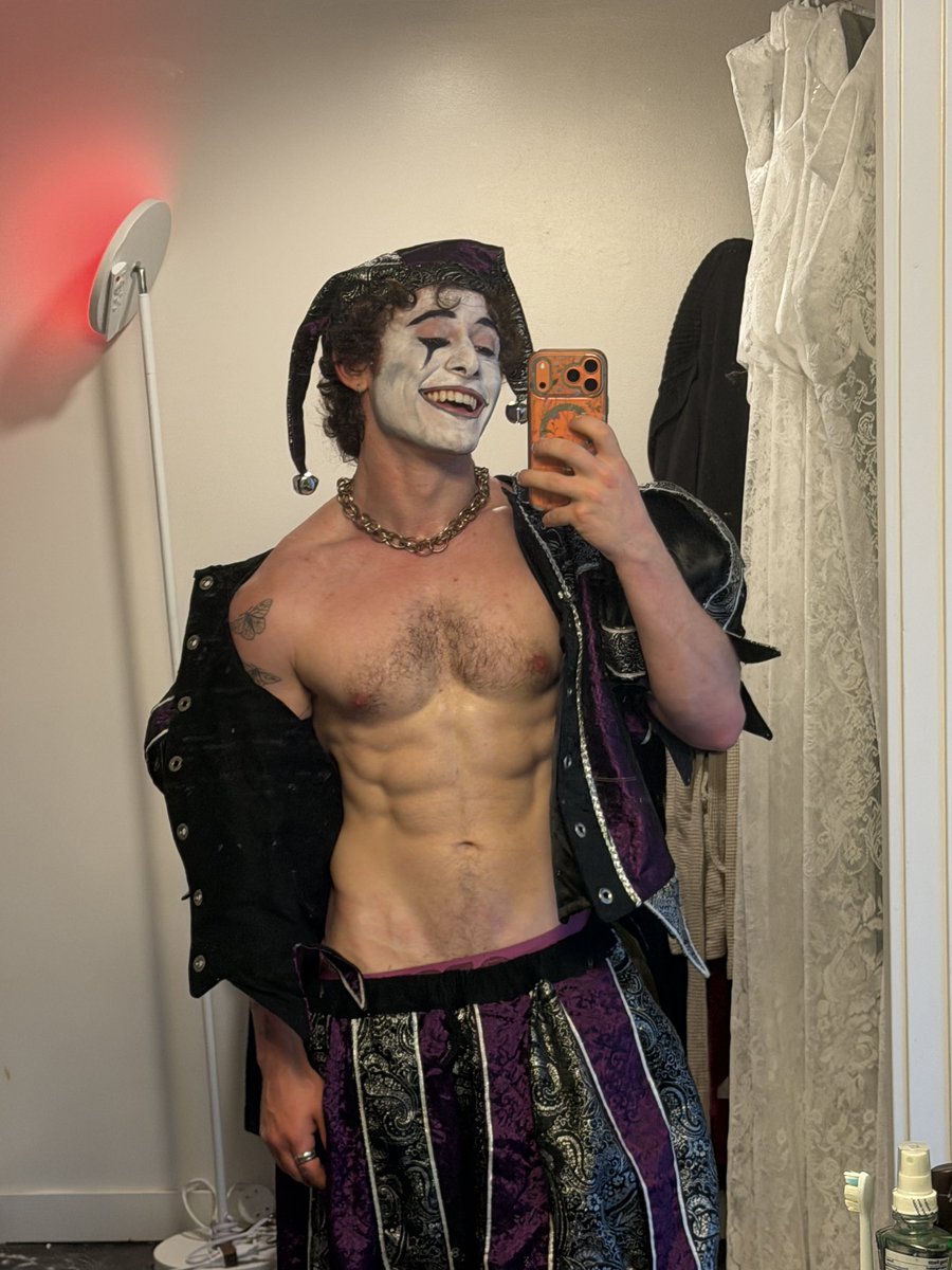 Anubace's tweet photo. Sweaty Jester https://t.co/BVPgK9c3Tz